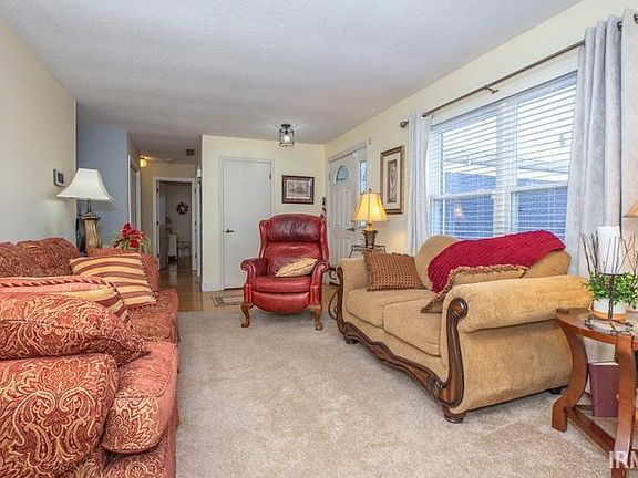 4th image of 820 Audubon Dr