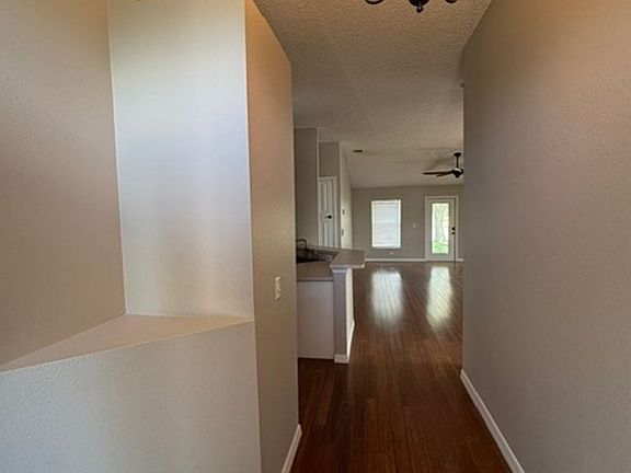 4th image of 1483 Hemingway Blvd