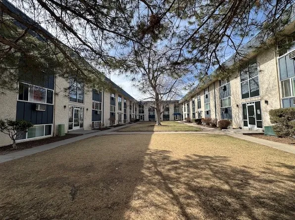 Twin Fountain Apartments