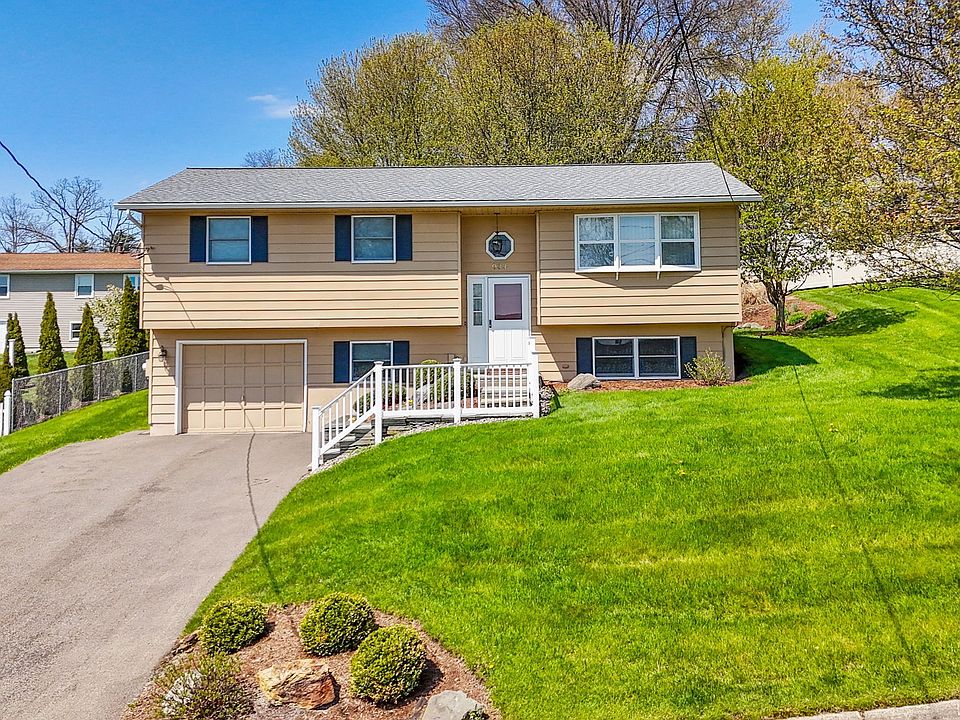 1st image of 933 Squires Ave