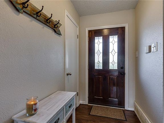 4th image of 1808 Briar Meadow Dr