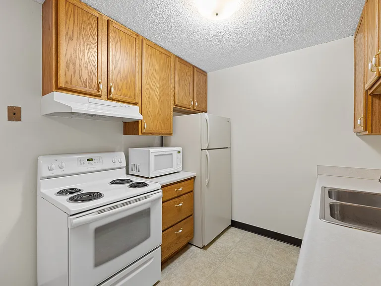 Country Bluff Apartments — Photo 9