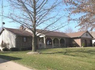 10405 E Country Club Vw, Effingham, IL 62401