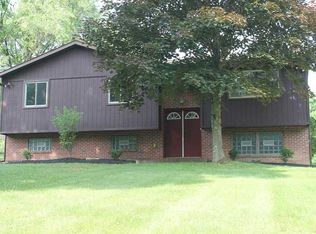 1835 Alamae Lakes Rd, Washington, PA 15301