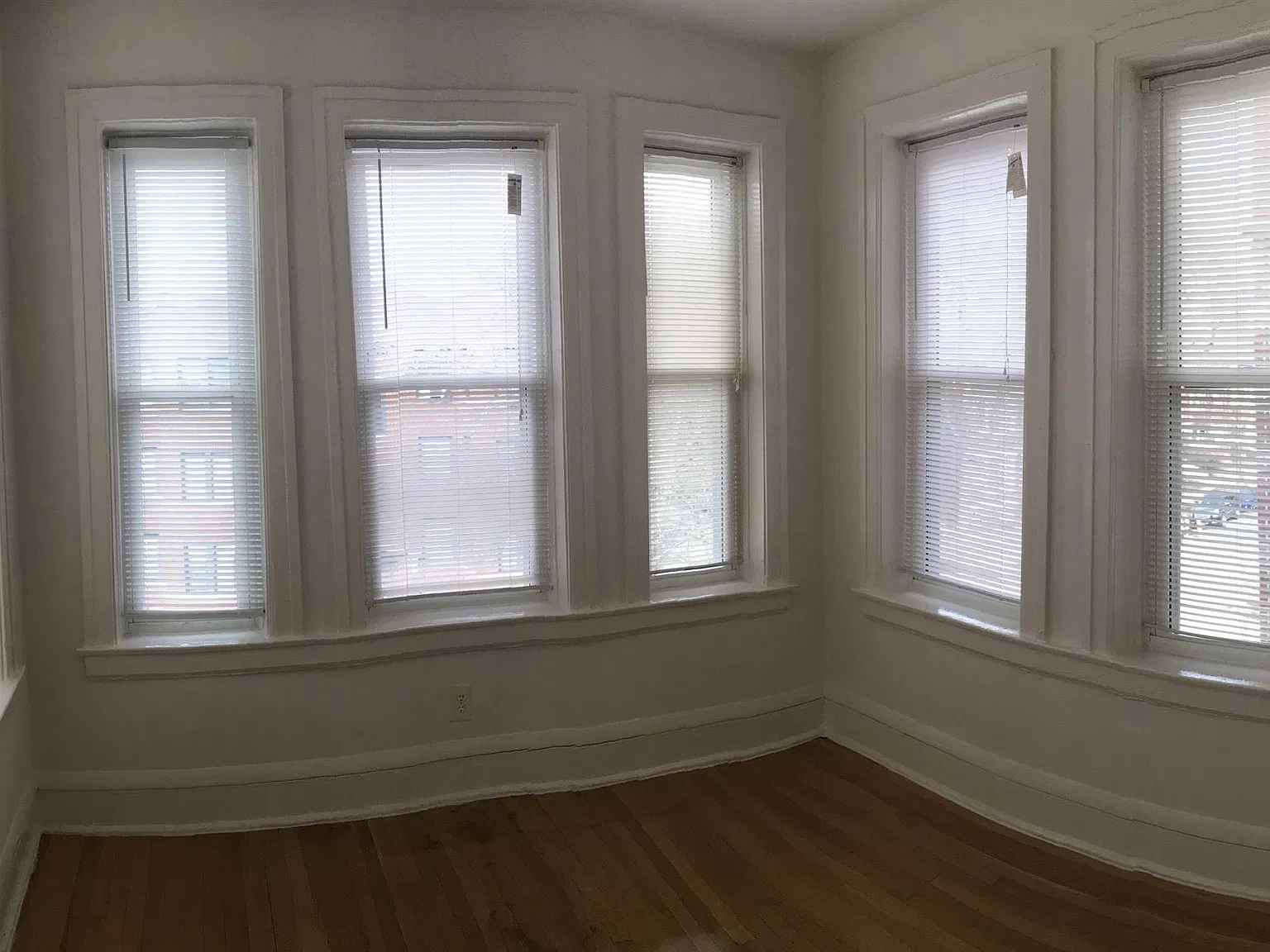 7401 South Rhodes Ave - 7403-3 — Photo 2
