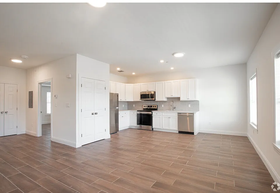 1163 Montauk Hwy #C2