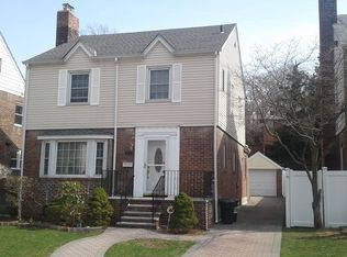 18514 80th Rd, Jamaica, NY 11432