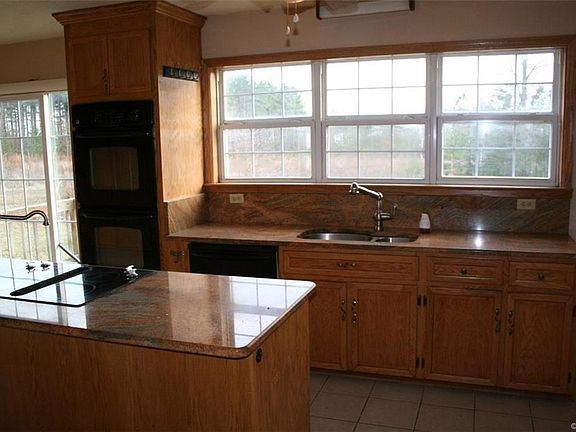 3rd image of 9671 Wayside Ave