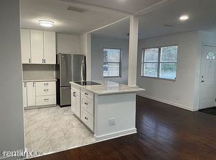 2102R Ronald Ln, Jacksonville, FL 32216