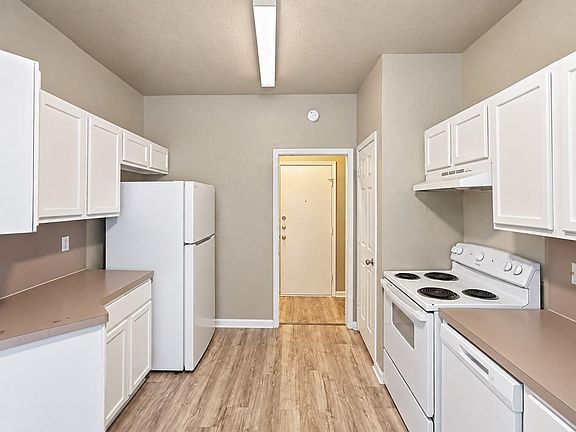 4th image of 1235 Armadillo Rd #B