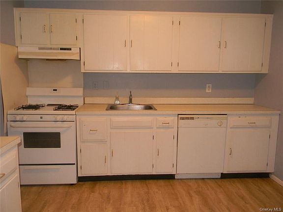 5th image of 106 Parkside Dr