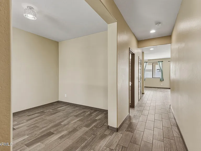 7422 S 28th Pl — Photo 6