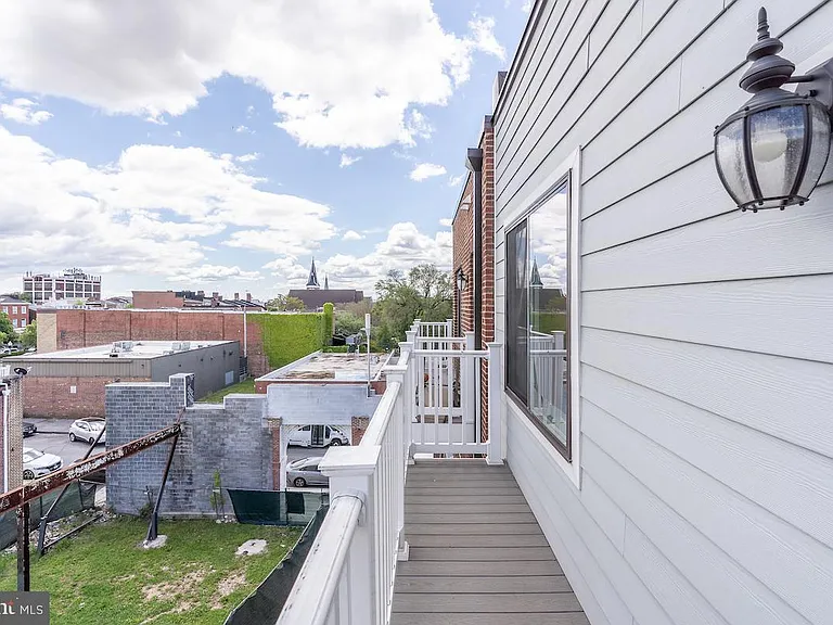 25 S Bethel St — Photo 48
