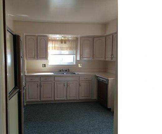 2nd image of 9008 Ball St