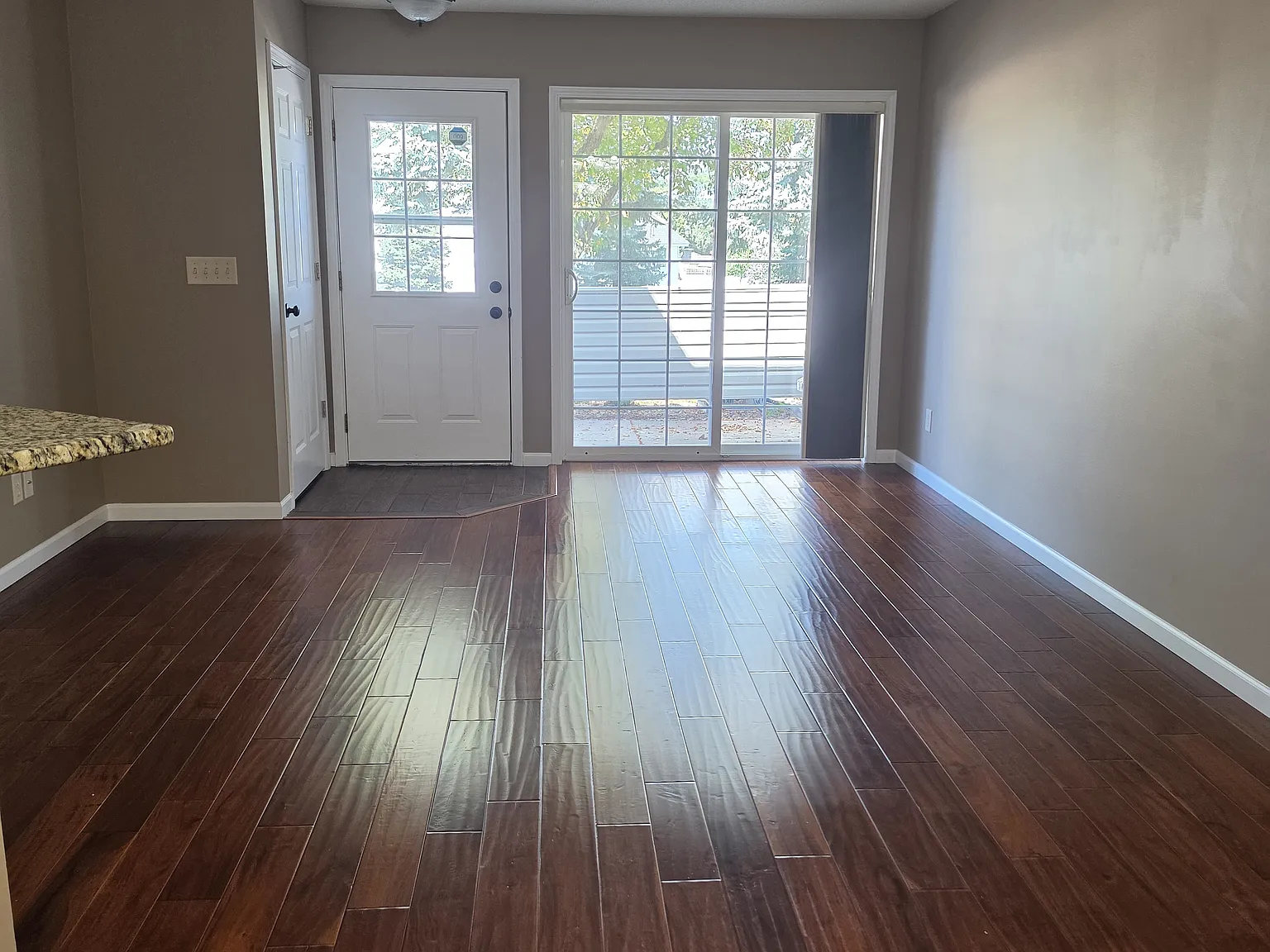 3 bed, 1390 sqft, $2,100 — Photo 4