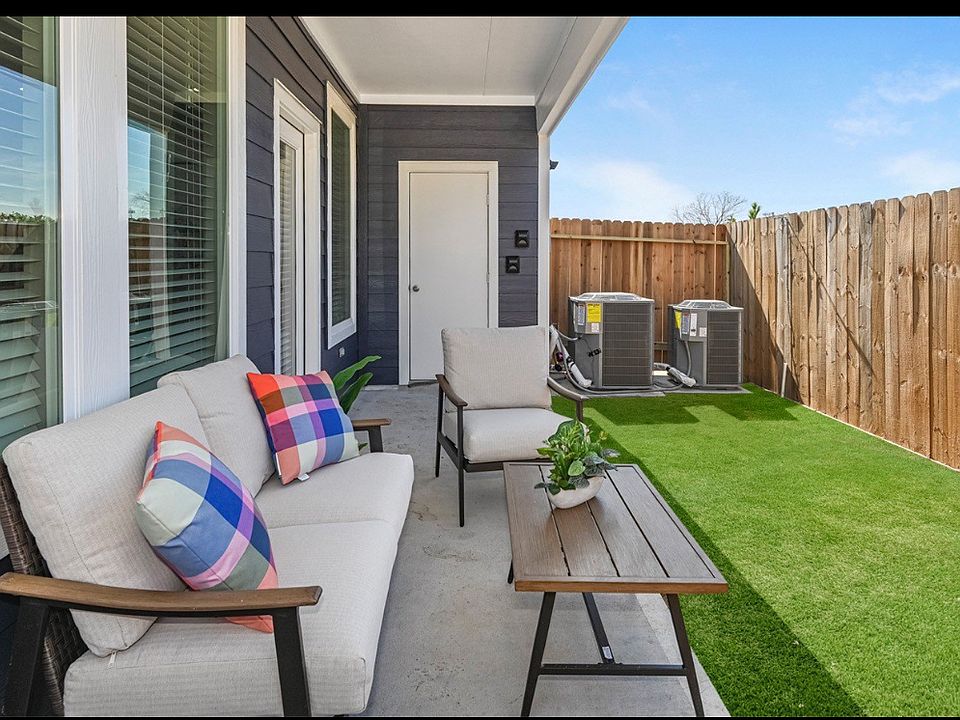 2nd image of 3007 Pelon Cay Dr #3007