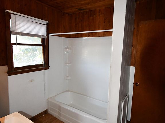 2nd image of 720 Live Oak St #B