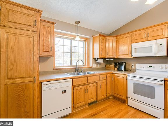 4th image of 23629 Eidelweiss St NW