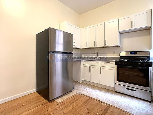 5th image of 2 Pinehurst Ave APT A3