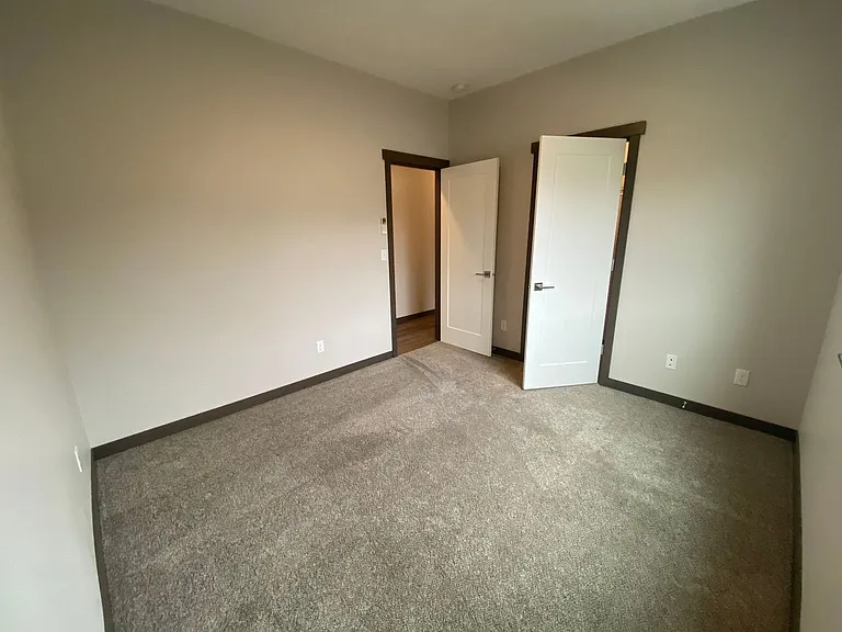 108 W Greenfield Ave — Photo 32
