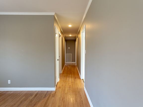 4th image of 2118 Belmont Dr