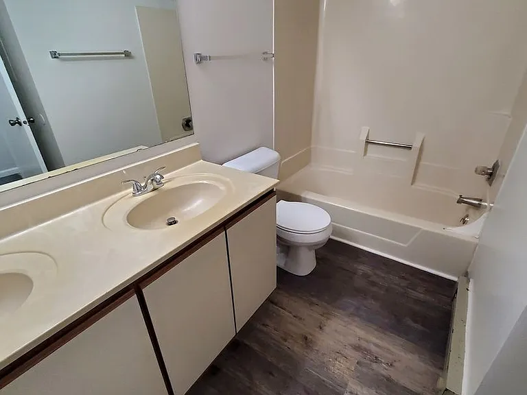 Orchard Village Apartments — Photo 14