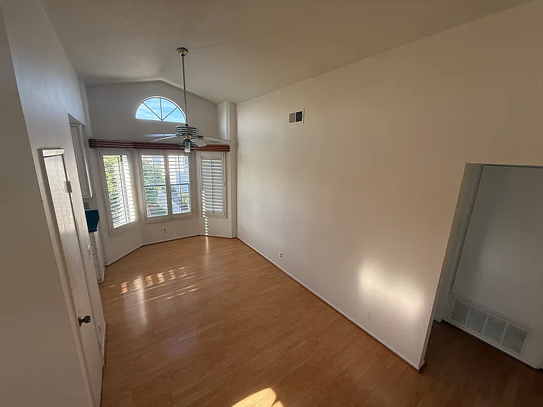 109 Remington — Photo 6
