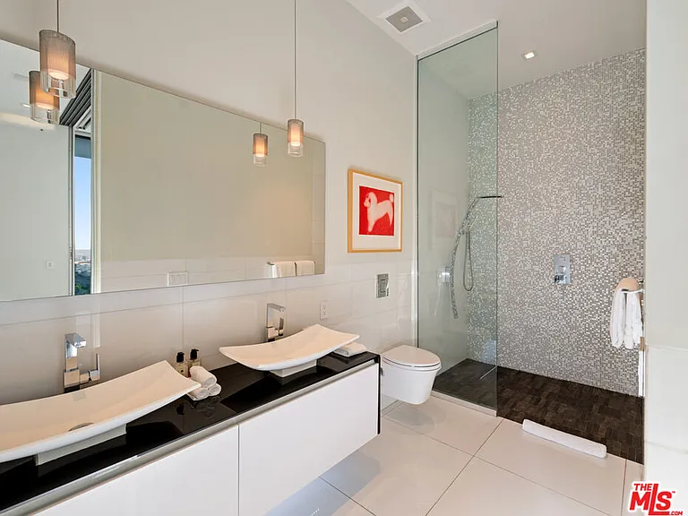 7080 W Mulholland Dr — Photo 43