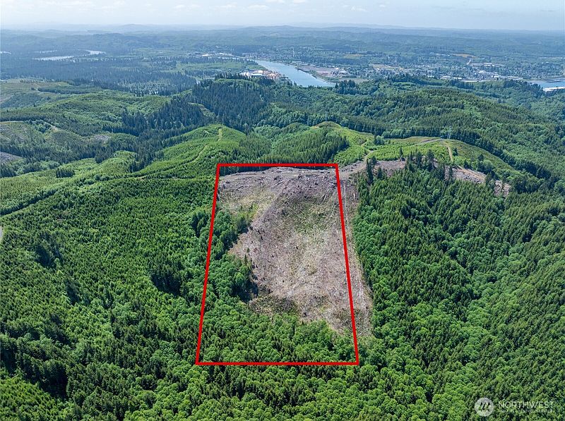 3rd image of 90 E Wishkah Road