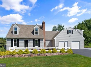 207 Queens Gate Rd, Lititz, PA 17543