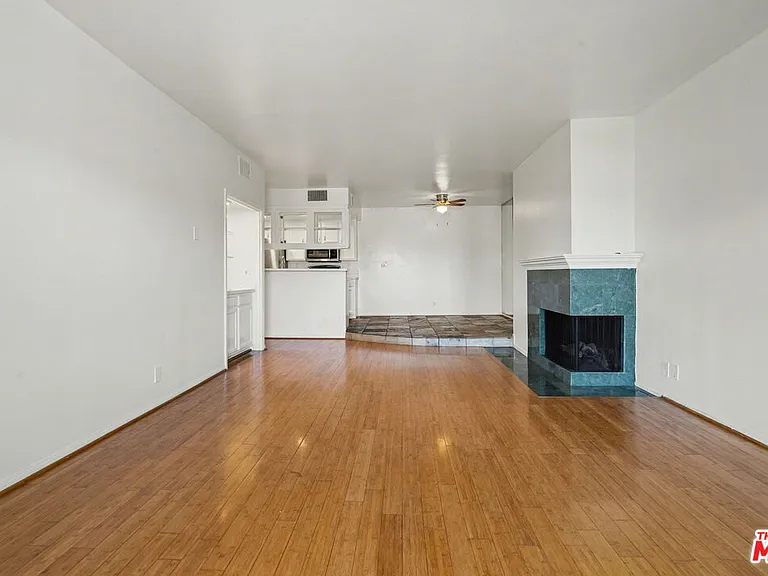 521 Montana Ave #301 — Photo 4