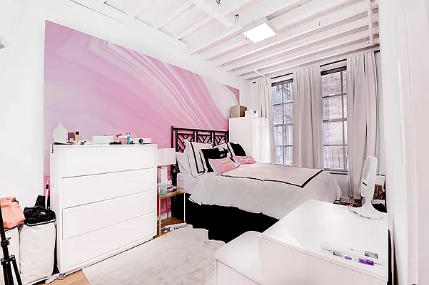 Rented by Urbane Brokerage | media 42