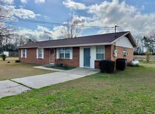 301 Williams Cir, Hartford, AL 36344