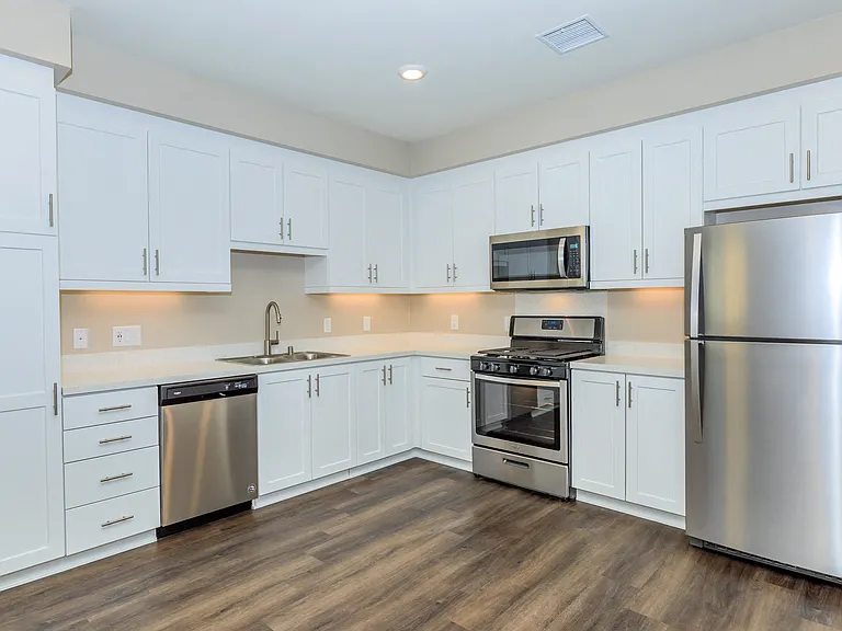 Los Alamitos Luxury Apartments — Photo 40