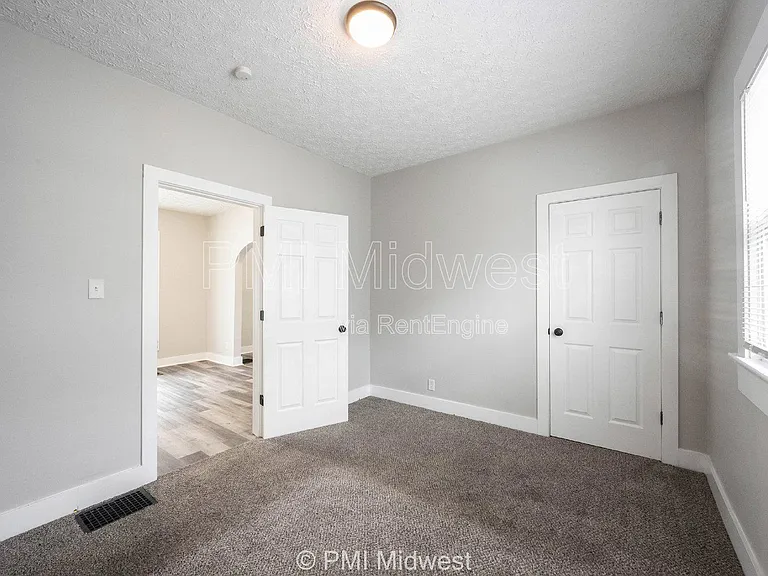 729 N Bosart Ave — Photo 22