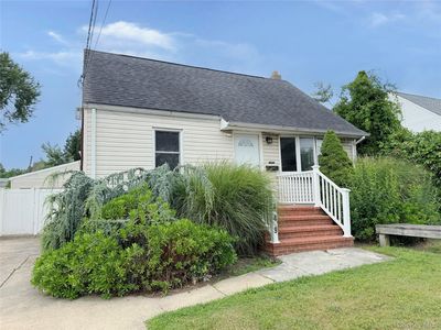 449 N Indiana Avenue, Lindenhurst, NY, 11757