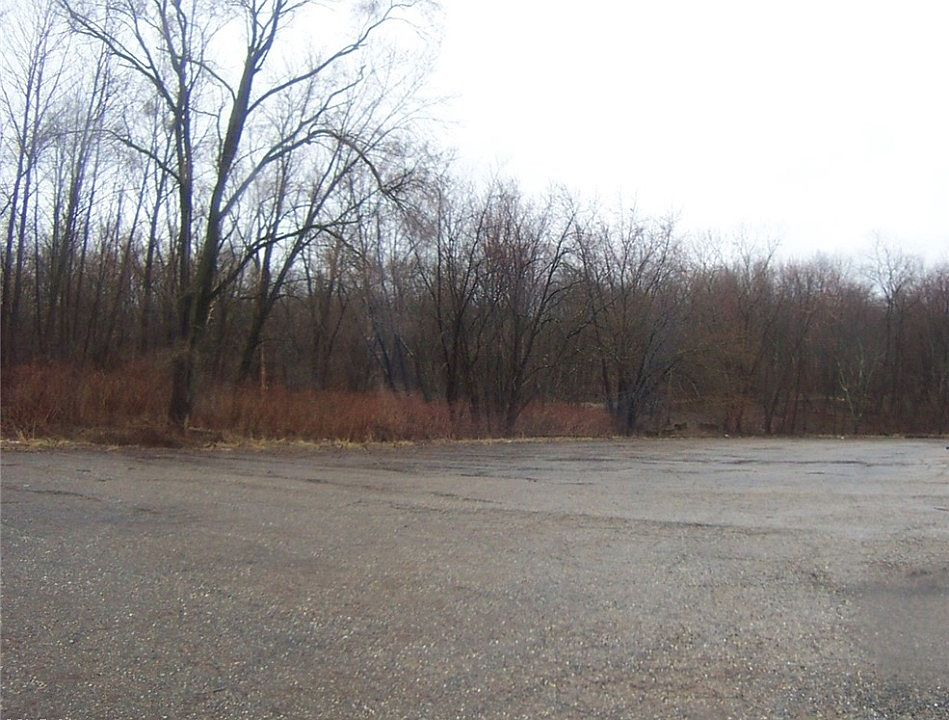 2nd image of Mahoning Ave S