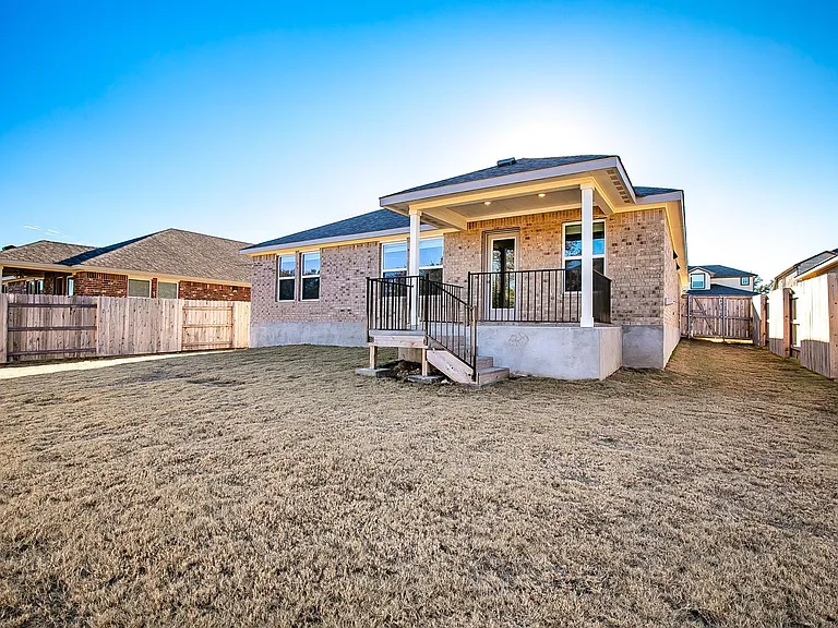 1601 Longhorn Ranch Dr — Photo 25