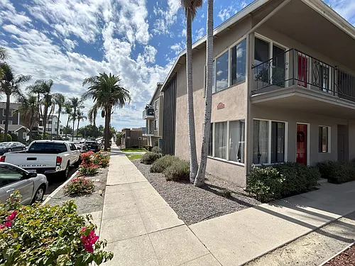 1445 Coronado Ave #6 Photo 1