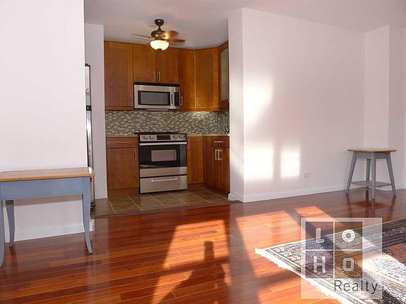 4th image of 383 Grand St APT M702