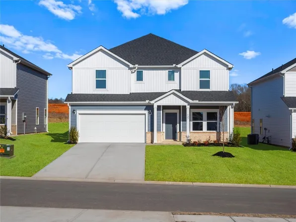 127 Firehole Rd, Gray Court, SC 29645