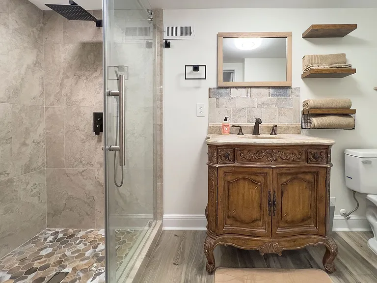 709 Baldwin Ave #B — Photo 15