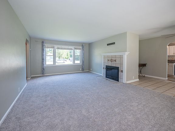 5th image of 2905 W Milham Ave