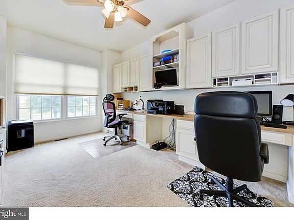 5th image of 709 Green Ln