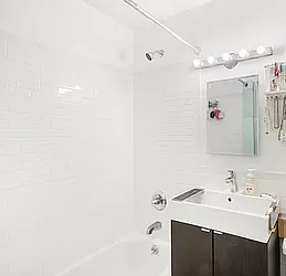 Rented by R New York