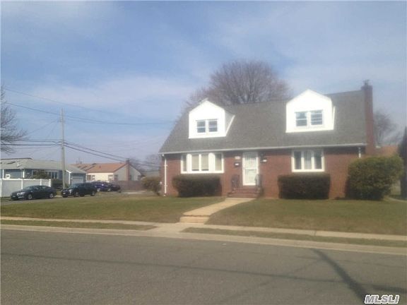 2nd image of 297 N Syracuse Ave
