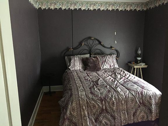 Bedroom #3  13' x 9' 