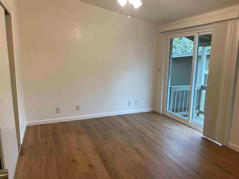 533 Soscol Ave #100 — Photo 3