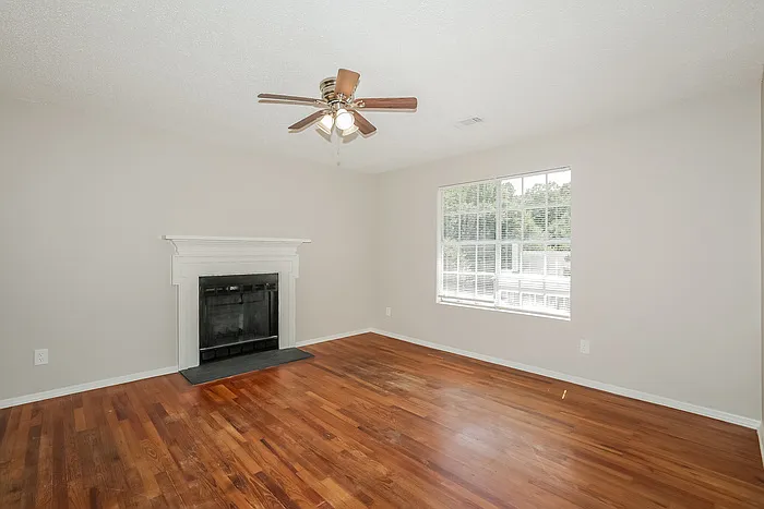1504 Chelsea Downs Dr NE — Photo 4