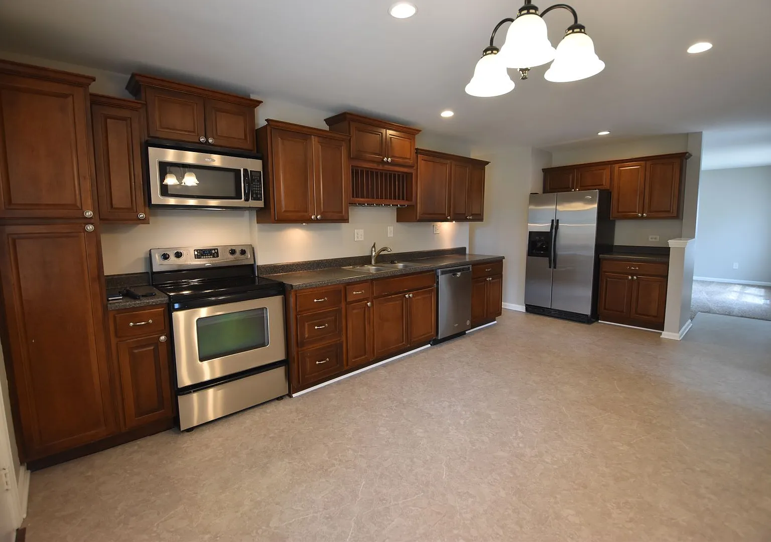 3 bedroom New Palestine Home For Rent — Photo 2